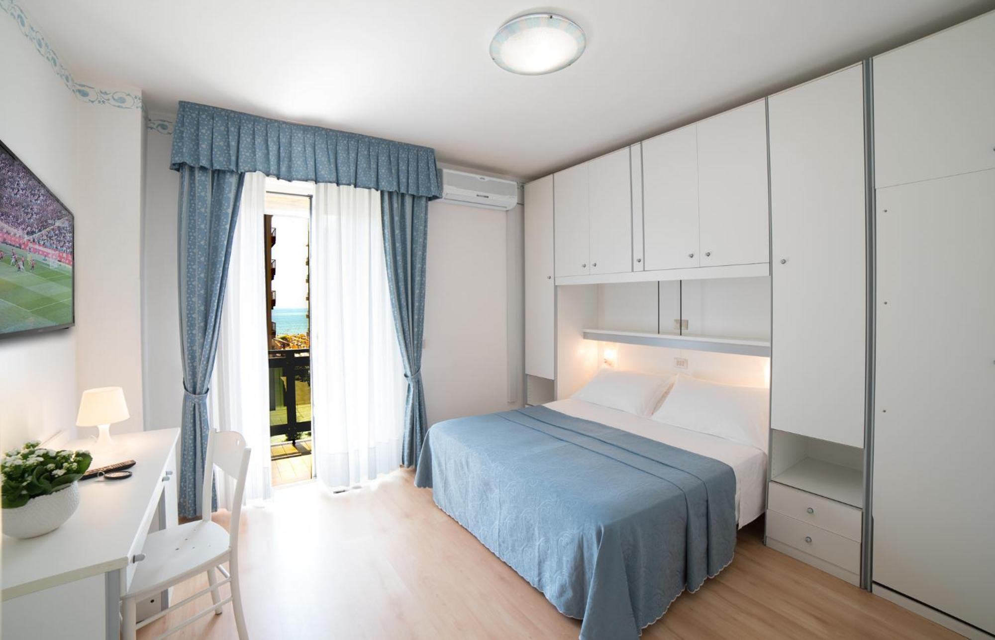 Hotel Laurin Лидо-ди-Езоло Экстерьер фото